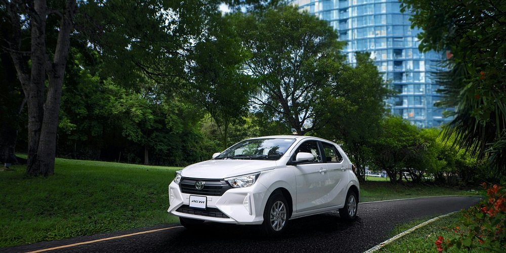 Explore our car rental fleet in the Cayman Islands rent economy