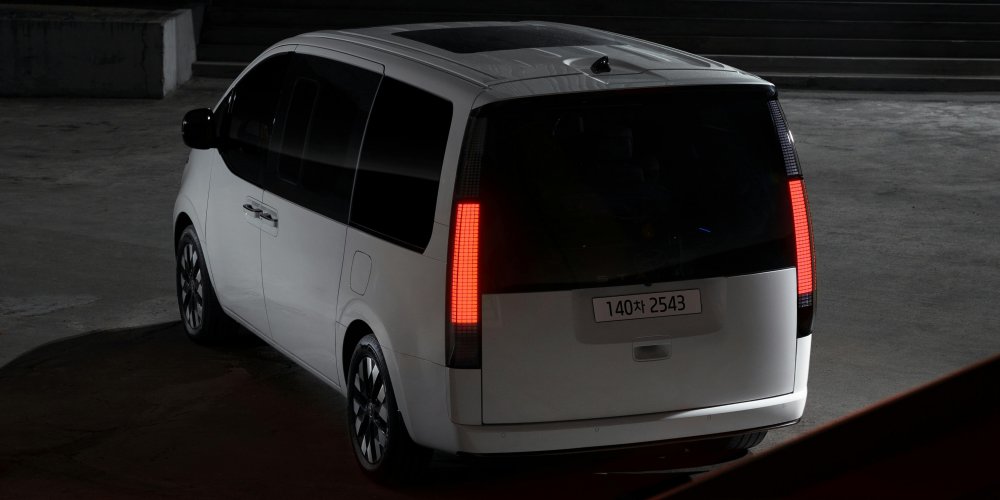 Explore our car rental fleet in the Cayman Islands rent 9 seater